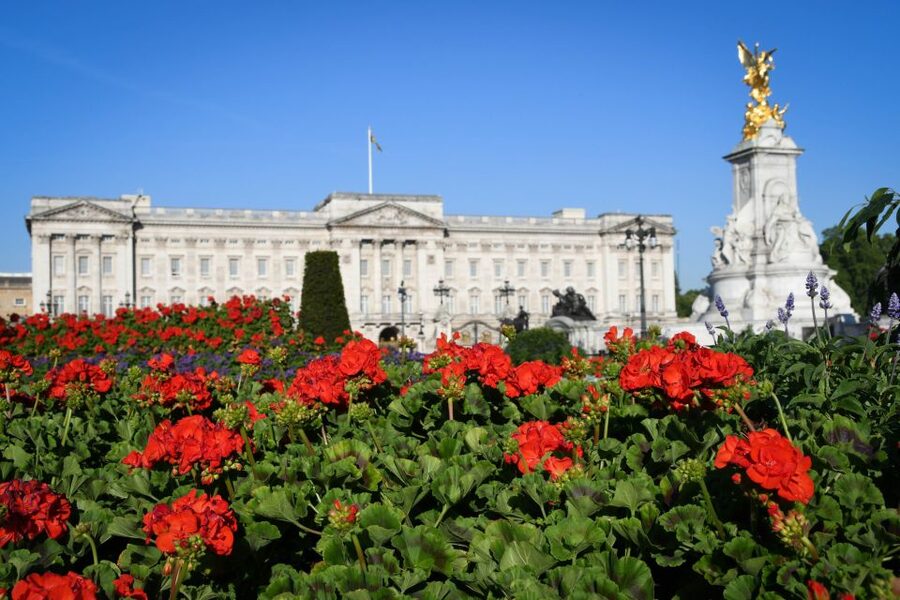 London: Palaces and Parliament Walking Tour - Is $33 a fair price?