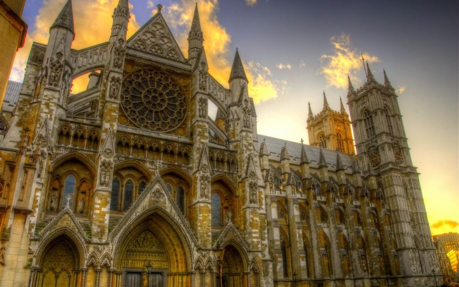 London: Palaces and Parliament Walking Tour - Trafalgar Square, Downing Street, and Whitehall