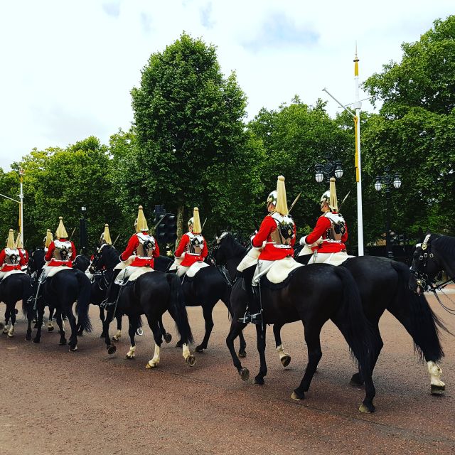 London: Palaces and Parliament Walking Tour - Walking pace, crowds, and weather