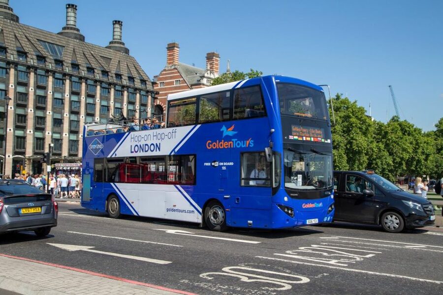 London: Panoramic Open-Top Bus Tour - The Houses of Parliament and Buckingham Palace