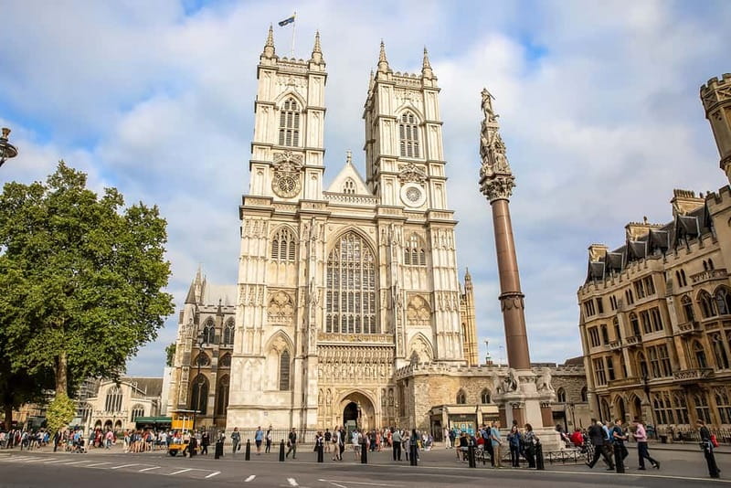 London Pass® - Save up to 50% on Tickets to 100+ Attractions - The Thames Clippers boat is more than a ride