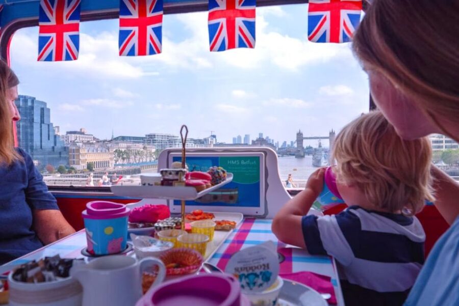 London: Peppa Pig Bus Tour with Entertainment - Peppa’s tablet keeps the ride moving
