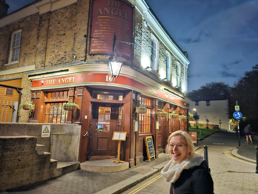 London: Pilgrims and Pirates Historical Pub Tour - Wapping, Ratcliffe Highway, and the final stretch