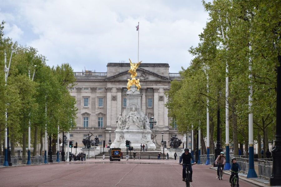 London: Private Beatles Taxi Tour - Why a black cab works well for Beatles London
