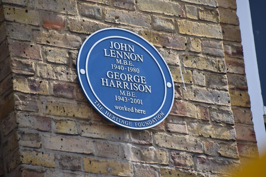 London: Private Beatles Taxi Tour - Weddings, film scenes, and John Lennon’s risky moment