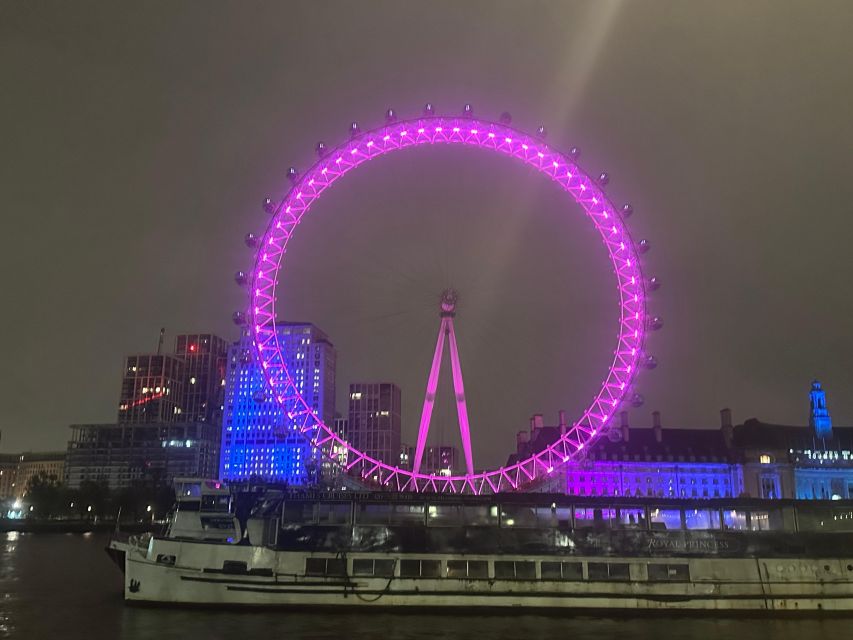 London: Private Black Cab Night Tour with Hotel Pick Up - Trafalgar Square, Regent Street, and Oxford Street