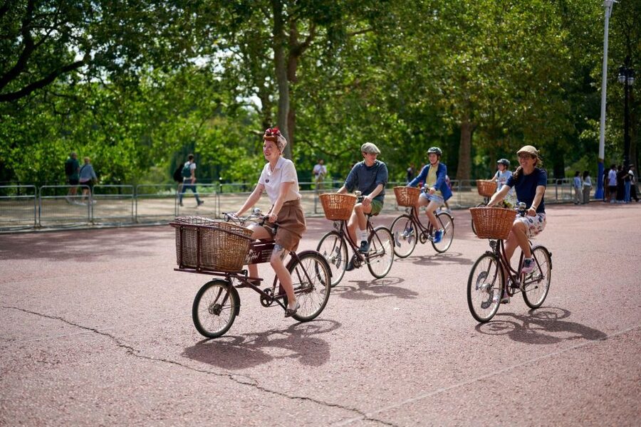 London: Private Family Guided Bike Tour with Childseats - Big Ben, Westminster Abbey, and St John’s Smith Square