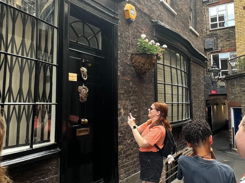 London: Private Family Harry Potter Movie Locations & Cruise - What the $127 price really buys you