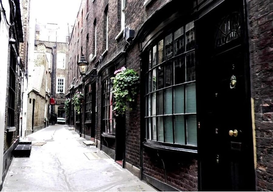 London: Private Family Harry Potter Movie Locations & Cruise - Millennium Bridge and London Bridge