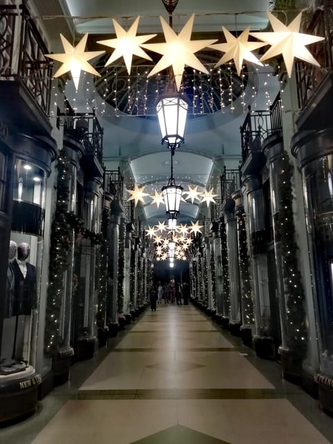 London: Private Festive lights walking tour with a local - Seven Dials and the final approach to Covent Garden