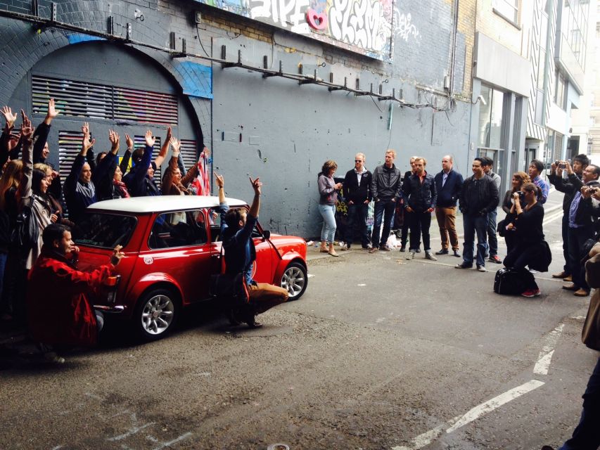 London: Private Panoramic 2-Hour Tour in a Classic Car - What the guide adds to the experience