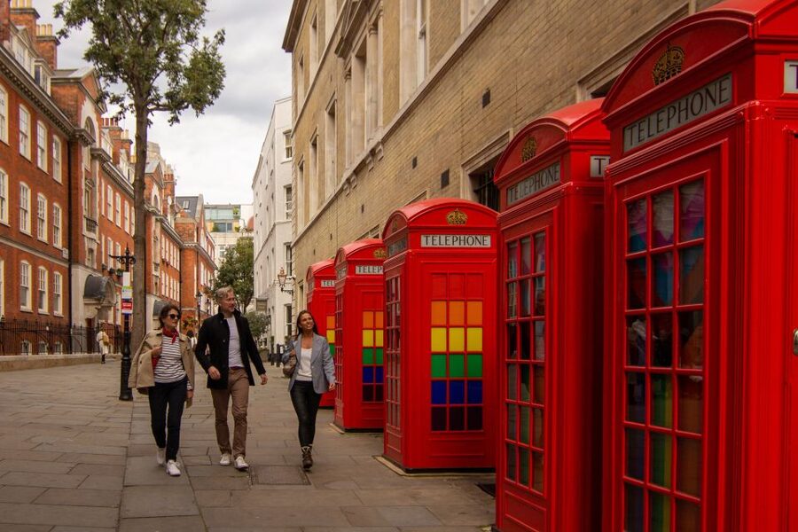 London: Private Personalized Tour with a Local Host - Coffee, street food, shops, and independent music