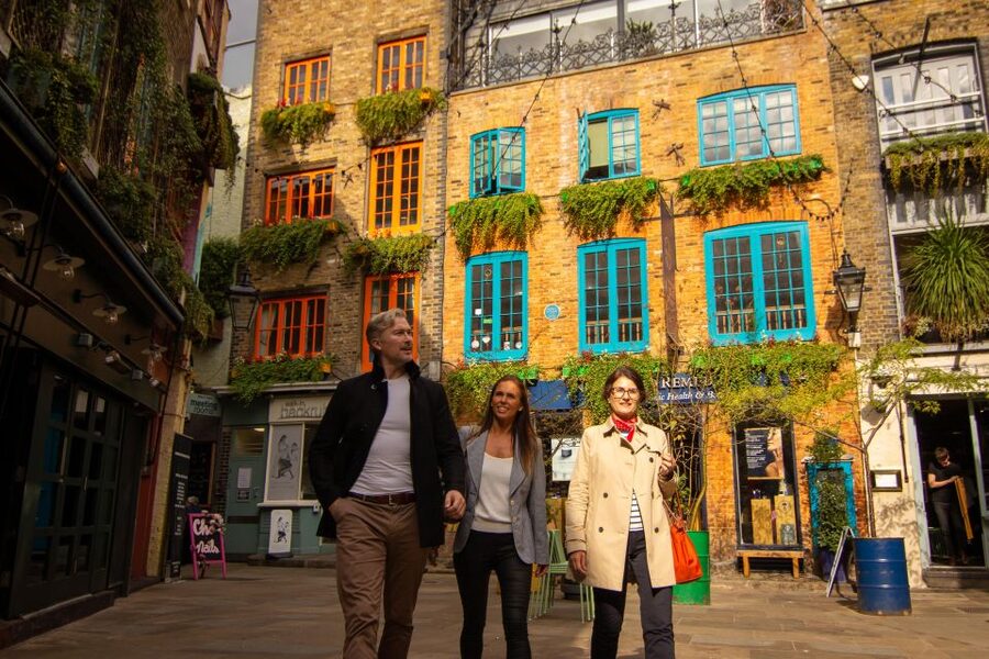 London: Private Personalized Tour with a Local Host - What the hosts add to the day