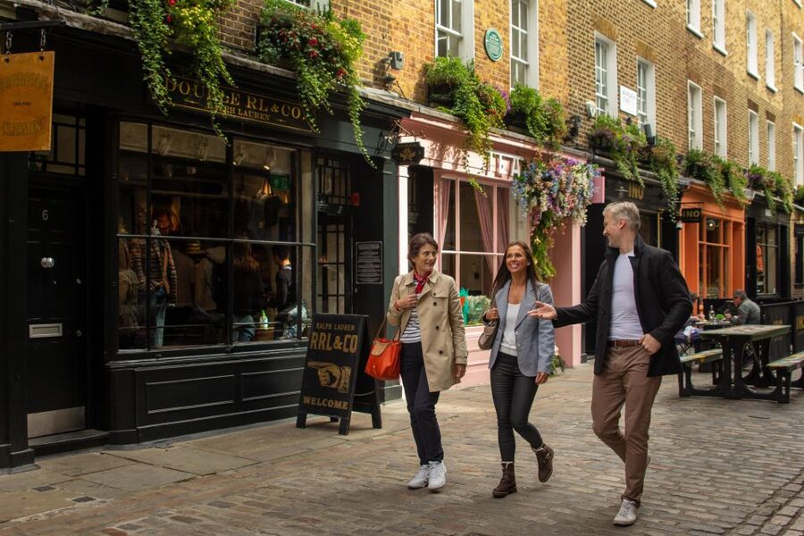 London: Private Personalized Tour with a Local Host - Starting from your London accommodation