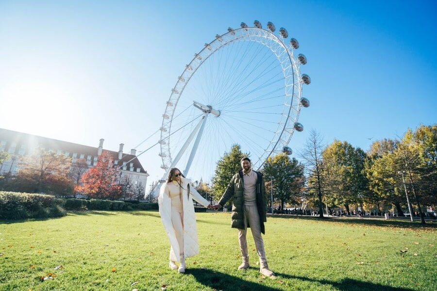 London: Private Photo Session in Westminster - Meeting at Westminster Station