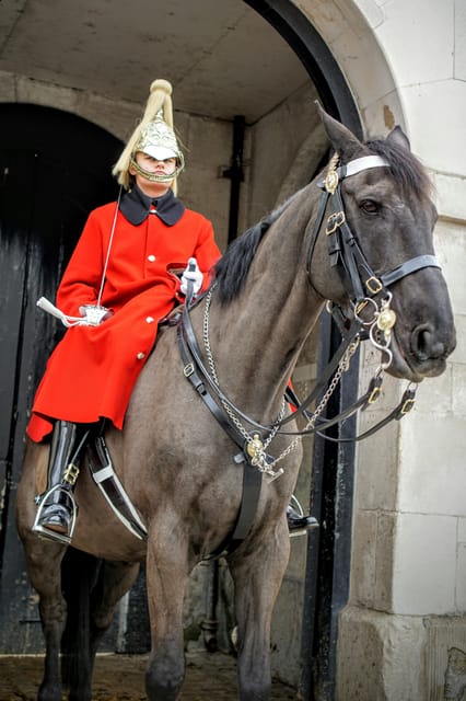 London: Private Royal Walking Tour with a Local Guide - Trafalgar Square as London’s grand crossroads