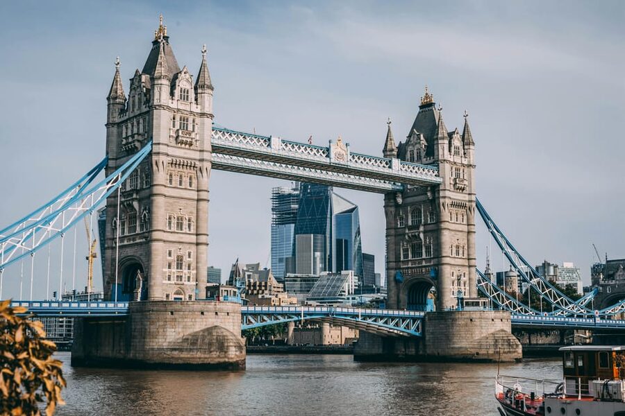 London: Private Self Guided Tour with a Chauffeur - Building a route around Big Ben and Westminster