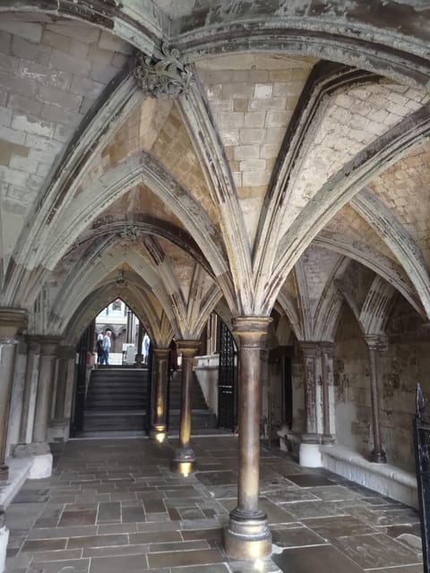 London Private Tour: Westminster Abbey and Guard Change - Starting at Green Park Station