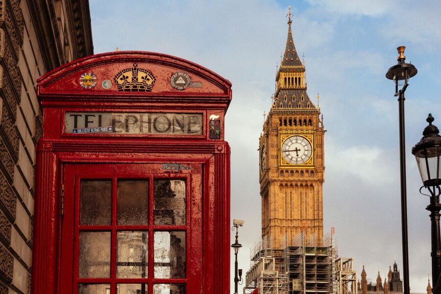 London: Private Tour with Locals – Highlights & Hidden Gems - Key points at a glance