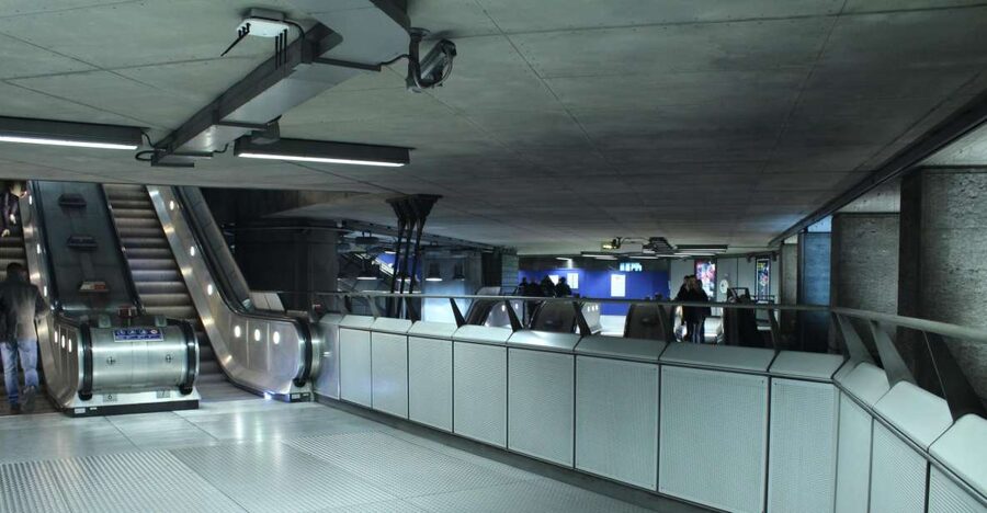 London: Private Underground and Tube Tour - Starting beneath the clock at Paddington