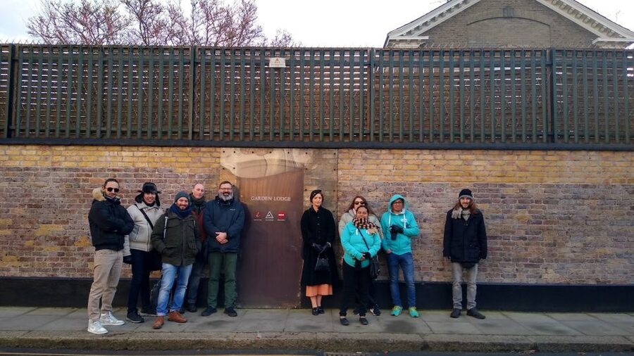London: "Queen" Highlights Walking Tour - Kensington homes and Freddie Mercury’s final address
