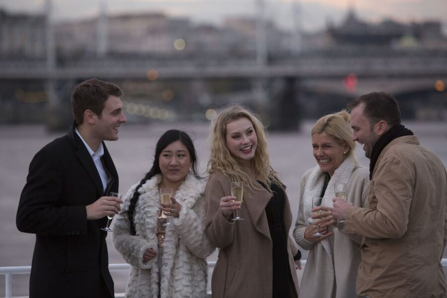 London: River Thames Evening Cruise with Bubbly and Canapés - At a glance