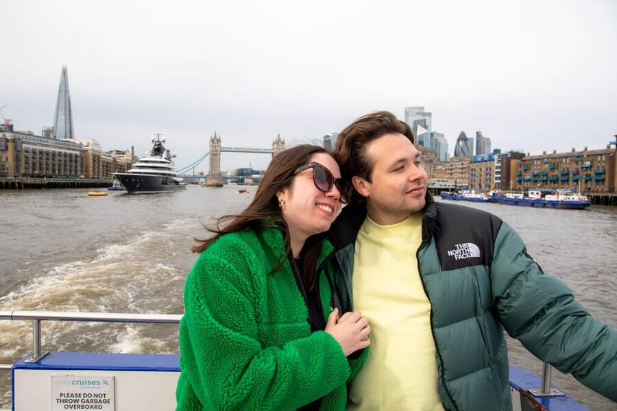London: River Thames Hop-On Hop-Off Sightseeing Cruise - Why a Thames cruise works so well in London
