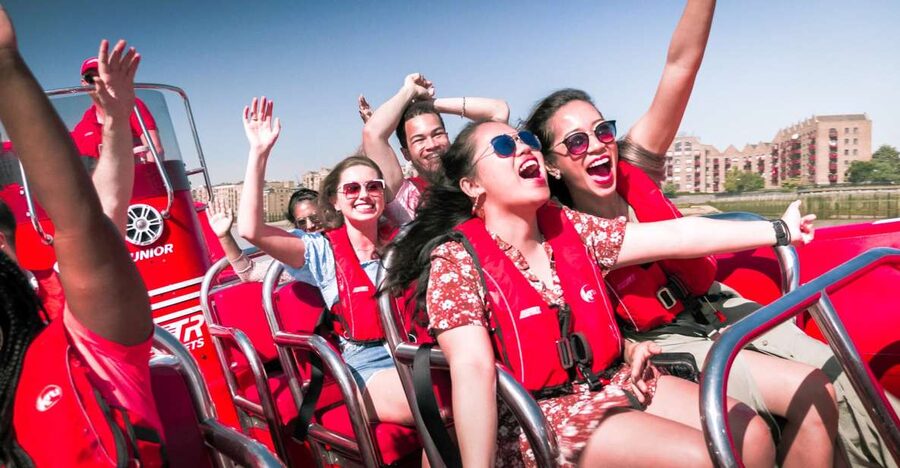 London: River Thames Speed Boat Tour - The fast run toward Canary Wharf