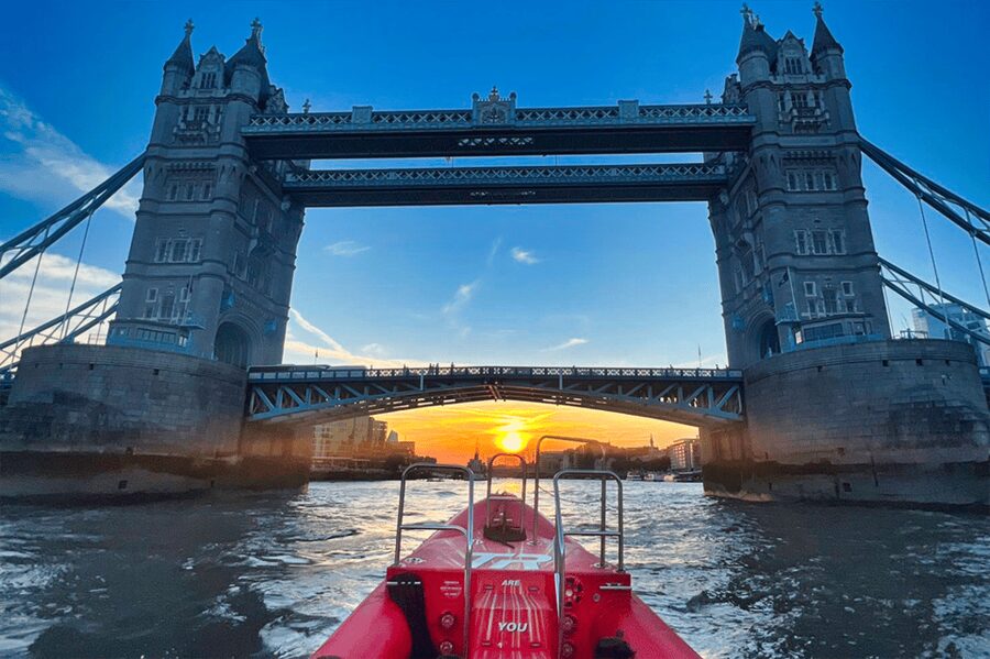London: River Thames Sunset Speedboat Experience with Drink - Why this Thames ride feels different