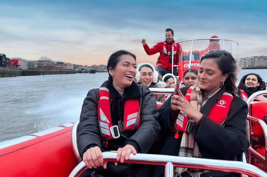London: River Thames Sunset Speedboat Experience with Drink - Boarding beneath the London Eye