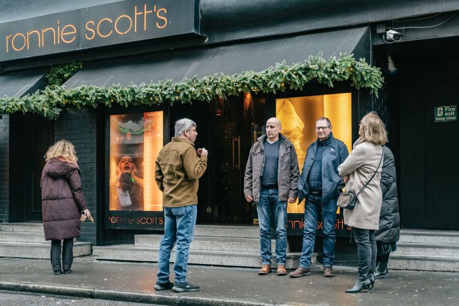 London: Rock and Roll Taxi Tour - What the guide adds to the ride