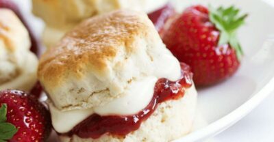 Royal Hampton Court Guided Tour with Afternoon Tea