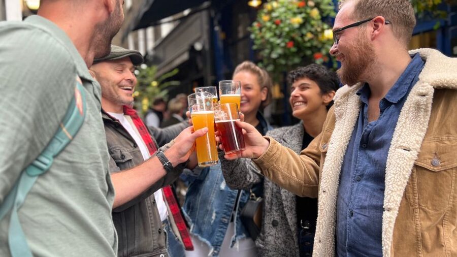 London: Royal Historic Pubs Walking Tour - Secret alleyways and the unseen side of central London