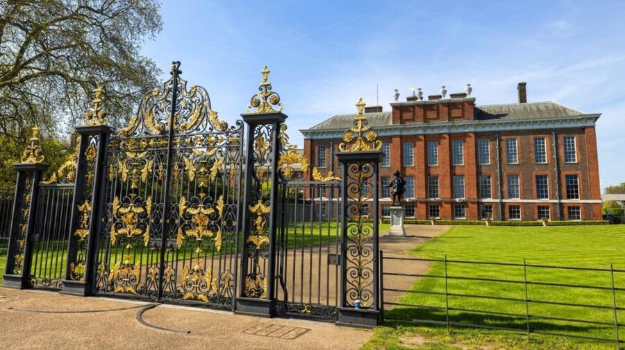 London: Royal Kensington Guided Walking Tour - Why Royal Kensington Works So Well On Foot