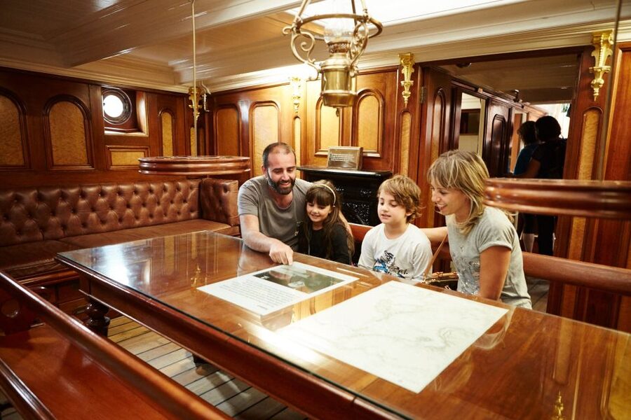 London: Royal Museums Greenwich Day Pass - Walking downhill to the Cutty Sark