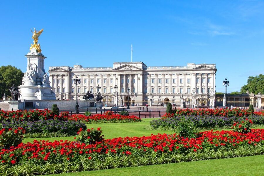 London Royal Tour - Buckingham Palace Entry - 12 guests 2,5h - Constitution Hill gives you the best palace approach