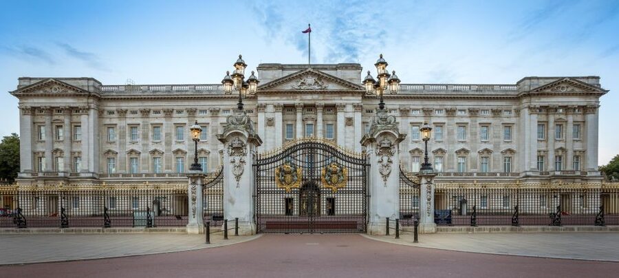 London Royal Tour - Buckingham Palace Entry - 12 guests 2,5h - Green Park and Commonwealth Memorial Gate