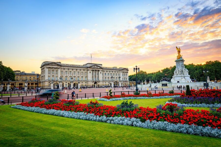 London: Royal Tour with Afternoon Tea at the Rubens - Afternoon tea at The Rubens at the Palace