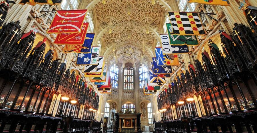London: Royal Tour with Westminster Abbey & Afternoon Tea - A royal morning from Victoria Coach Station