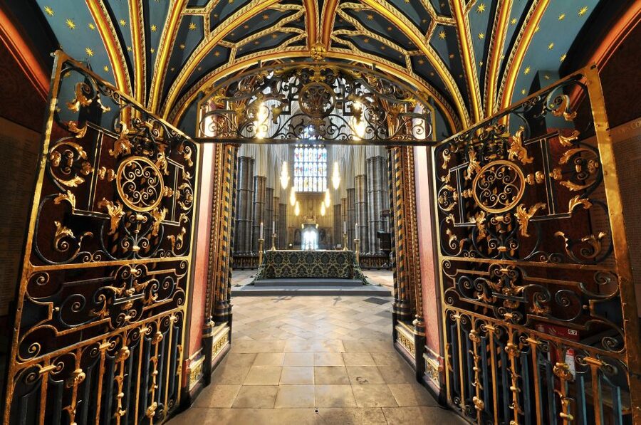 London: Royal Tour with Westminster Abbey & Afternoon Tea - What you see through the coach windows