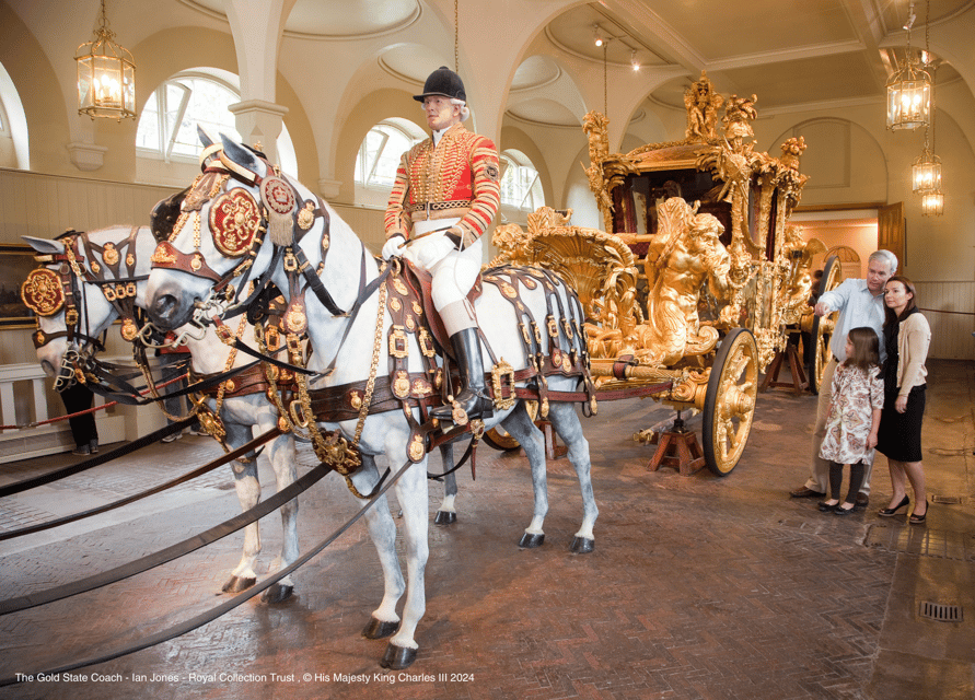 London: Royal Walking Tour with Guard Change & Royal Mews - Starting at Canada Gate and Buckingham Palace