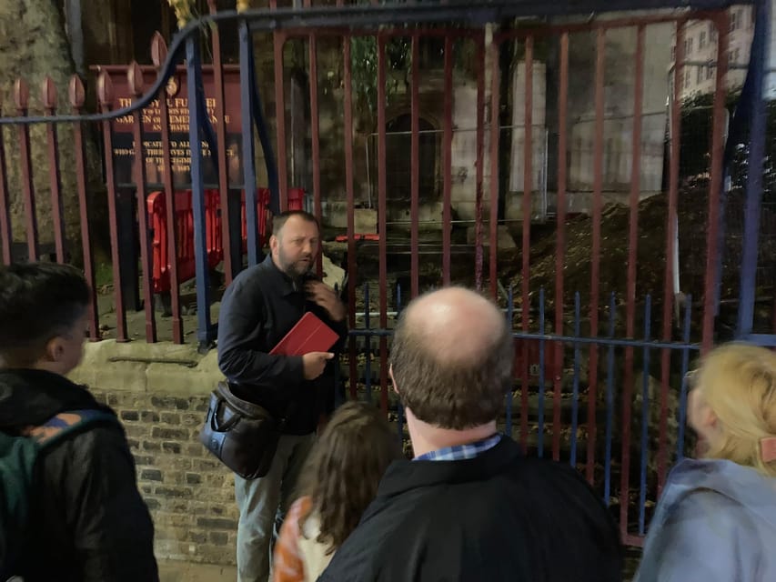 London's Ghosts & Gruesome Past Nighttime Walking Tour - What makes this London night walk different