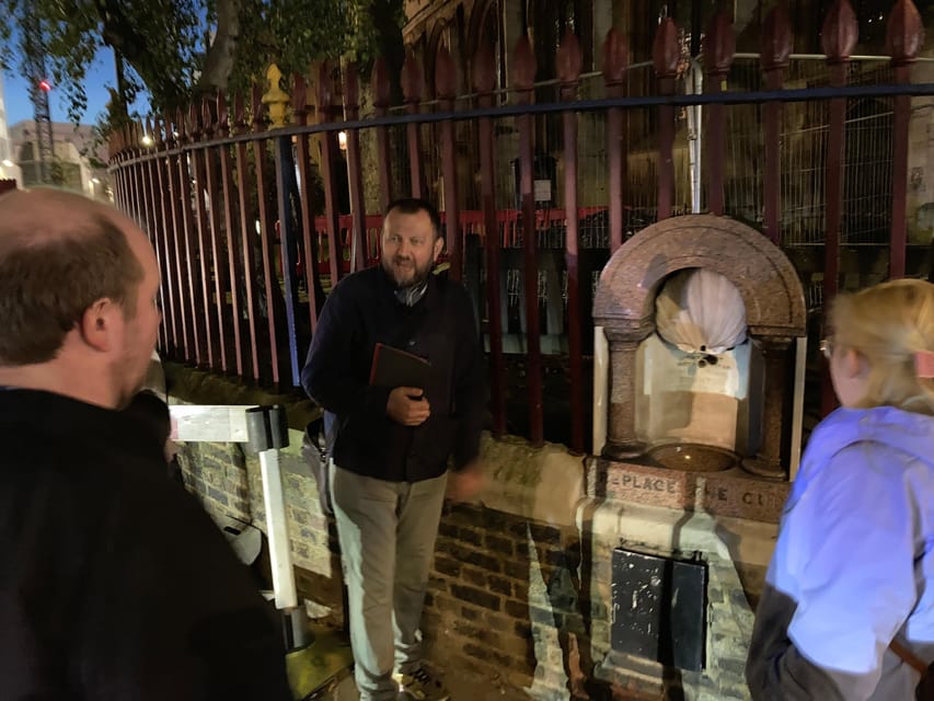 London's Ghosts & Gruesome Past Nighttime Walking Tour - Starting at Farringdon Station with a ghost story