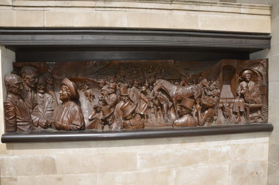 London's Hidden Treasures Tours by Black Taxi Cab - Why the black cab matters in central London
