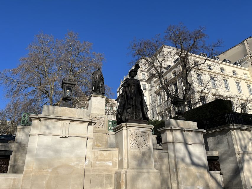 London’s Royal Family and Changing of the Guard Tour - Spencer House, Pall Mall, and the first royal stories