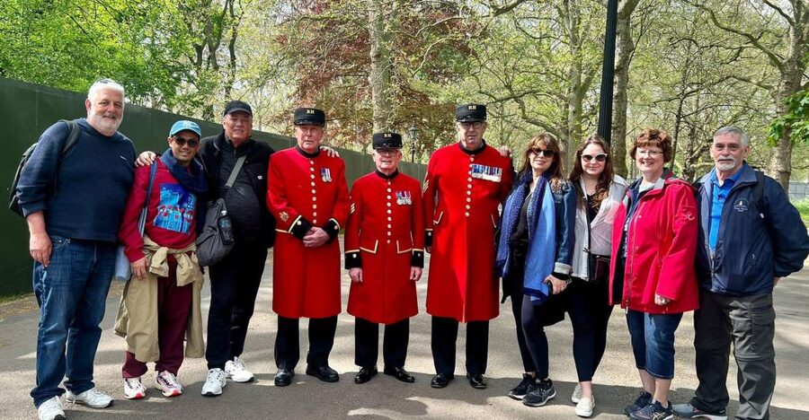 London’s Royal Family and Changing of the Guard Tour - Clarence House and Buckingham Palace