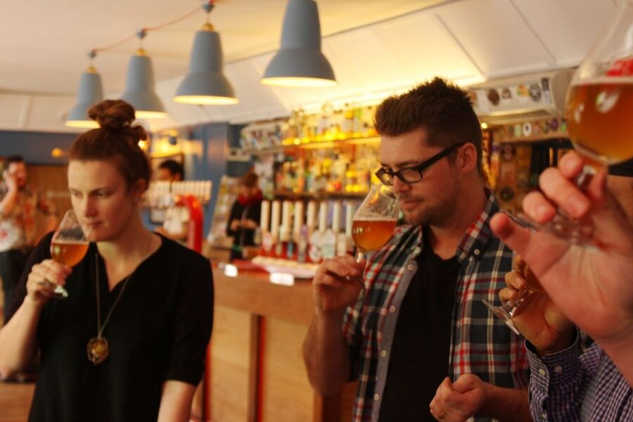 London: Secret Beer Tour - Starting with ale beside the Thames