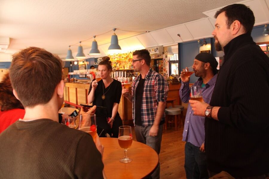 London: Secret Beer Tour - Tasting beer straight from the tank