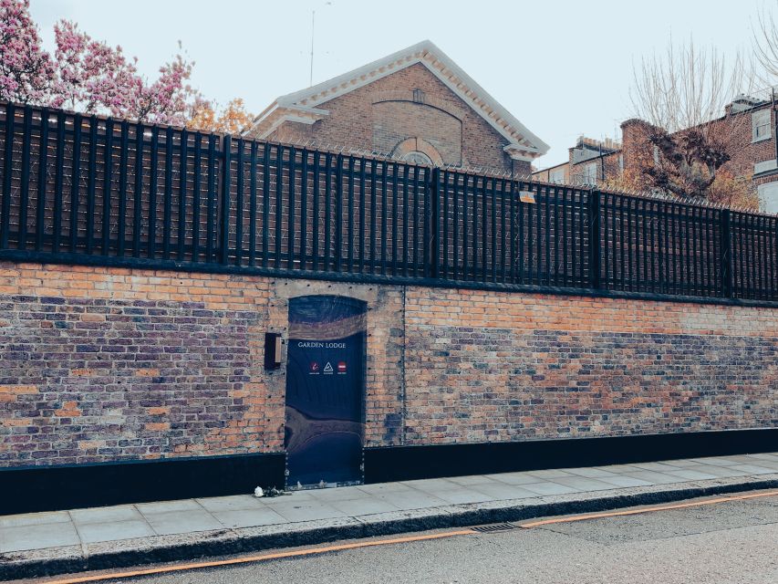 London: Secrets of Freddie Mercury Tour with a Cocktail - Key points to know before you book