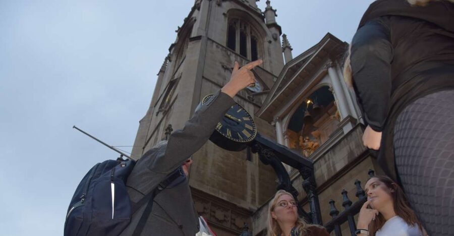 London: Serial Killers of London Guided Walking Tour - Declan’s style: interactive, lively, and sometimes theatrical
